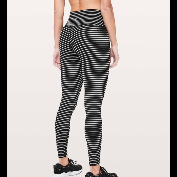 Lululemon Wunder Under High-Rise Tight *Luxtreme 25”
Parallel Stripe Black - Picture 11 of 16